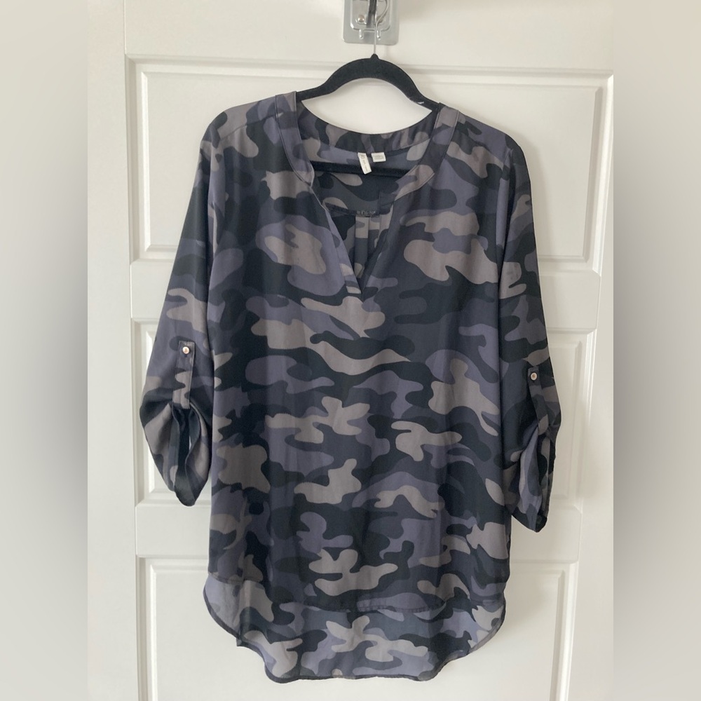 Cato Black and Gray Camo High/Low Tunic Blouse with Roll Up Sleeves. Size XL